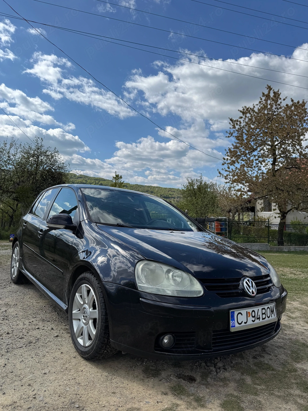 Vând Golf 5 1.6 FSI  ). Nu sunt interesat de schimburi.  