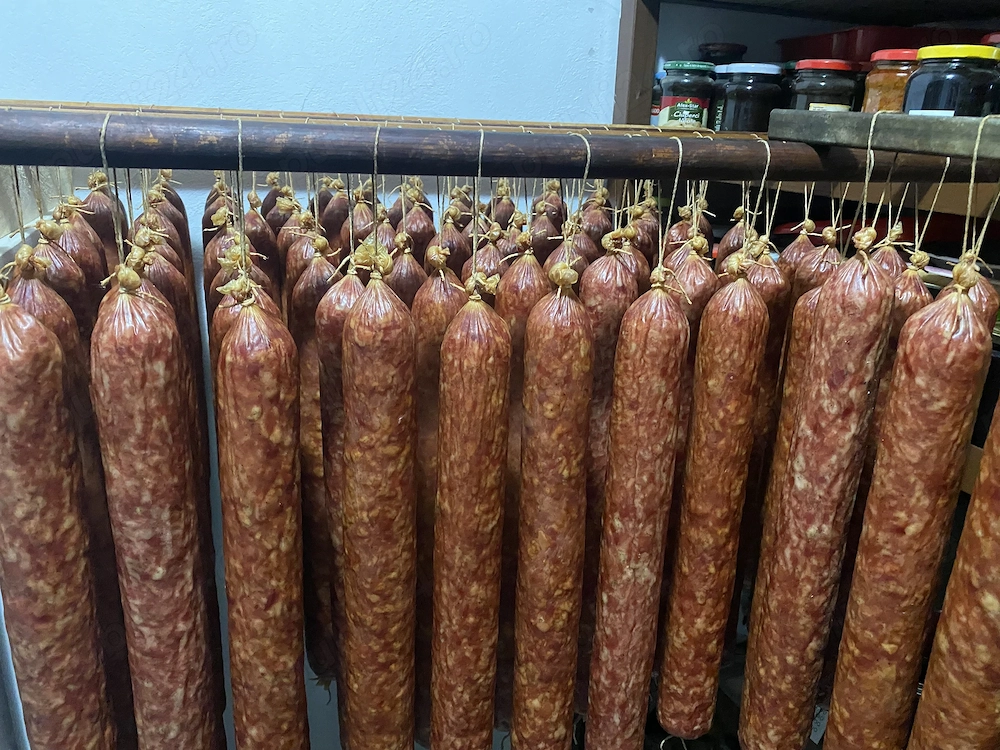 Vând salam de casă proaspăt !!! 