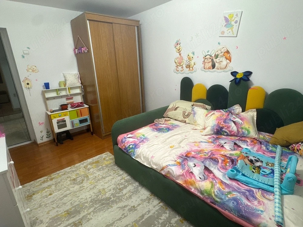 vand apartament 4 camere 