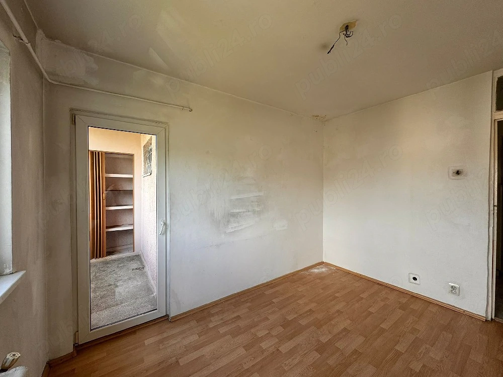Ap 3 camere zona liceul de muzică 
