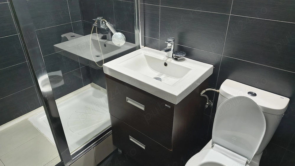 Închiriez apartament zona centrală langa Lisimed