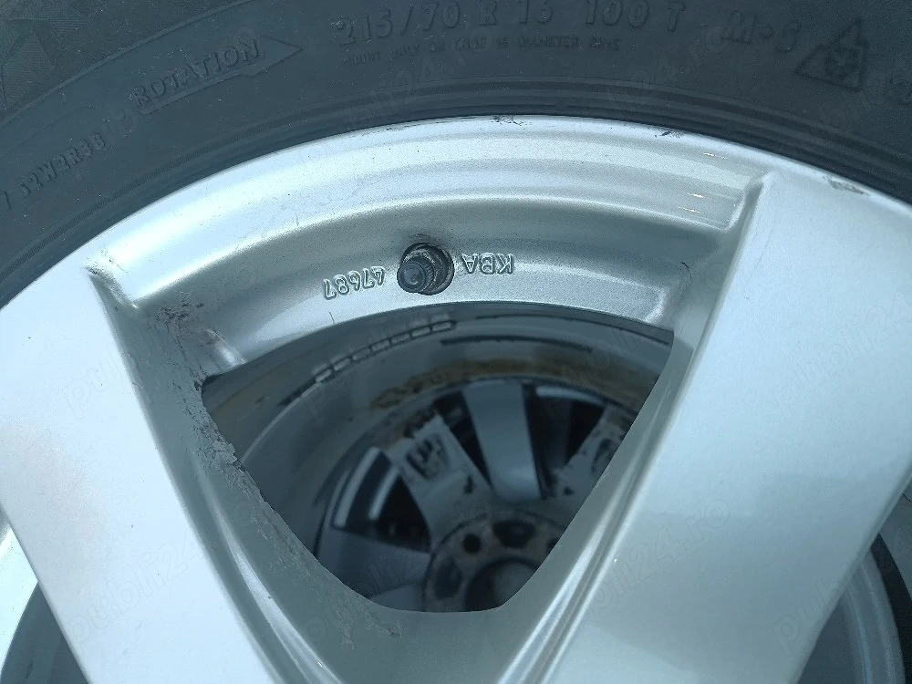 vând set jante cu anvelope 215/70/R16
