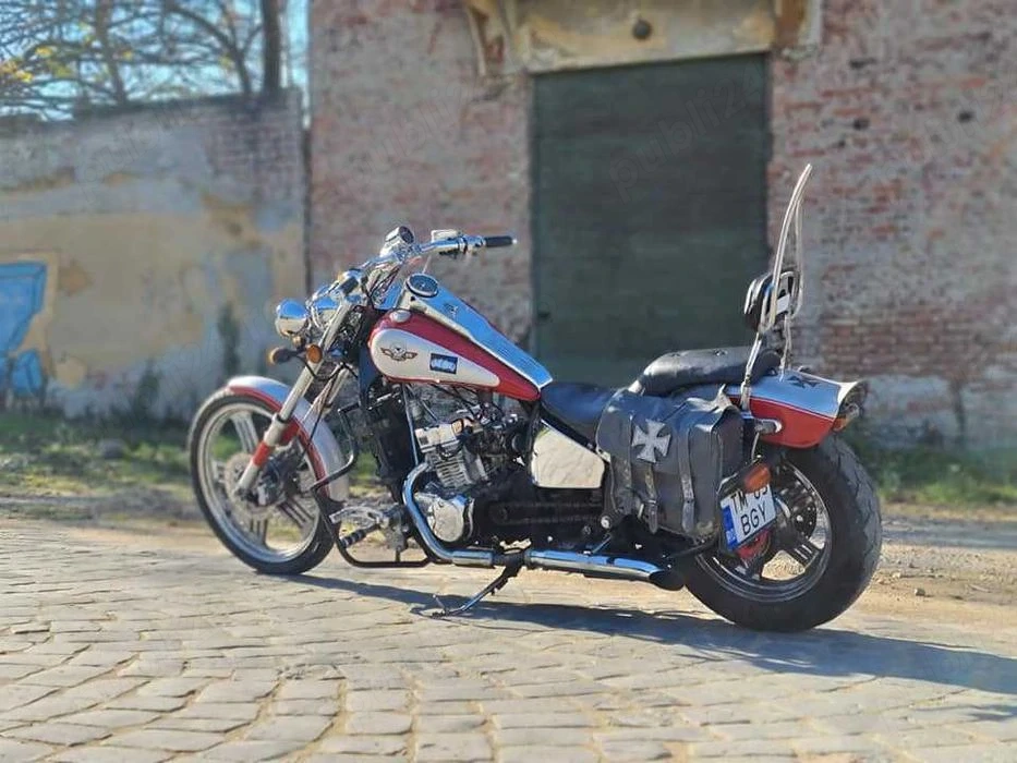 Vând Regal Raptor 125 Chopper an ,aproximativ acte complete, pornește și funcționează doar un piston