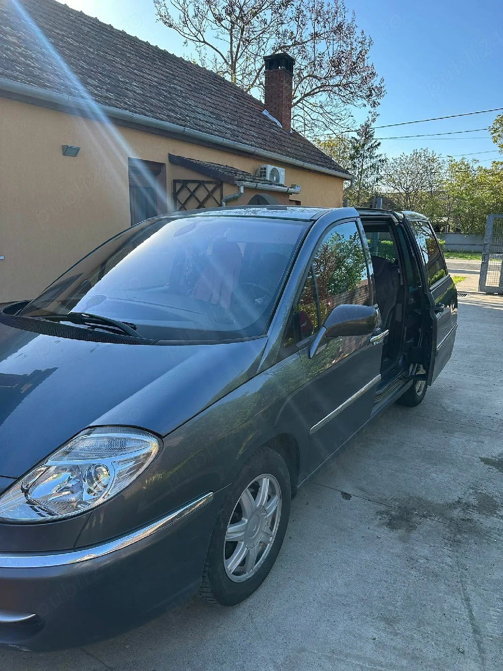 citroien c8 