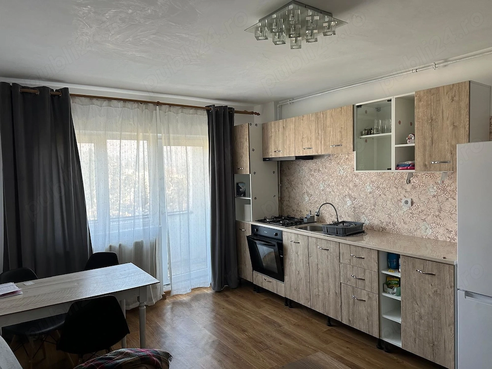 Inchiriez apartament cu 2 camere + open space
