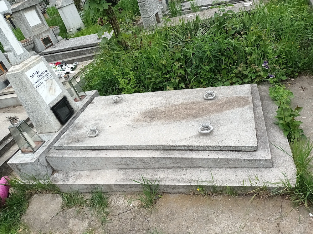 Loc de veci Cimitirul Eternitatea 