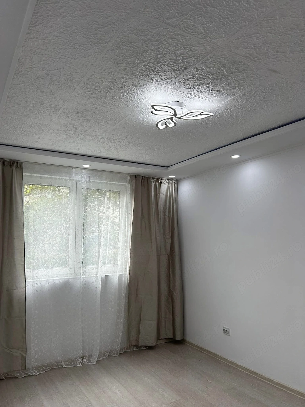 De vanzare garsonieră renovată, etajul 1, zona Kaufland Mihai Viteazu 19.500euro