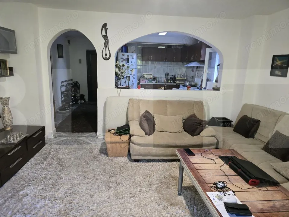 Apartament 3 camere, 77 mp, parter, mobilat, zona Girocului