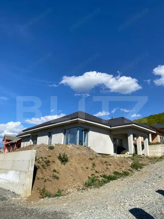 Casa semifinisata zona AERODROM