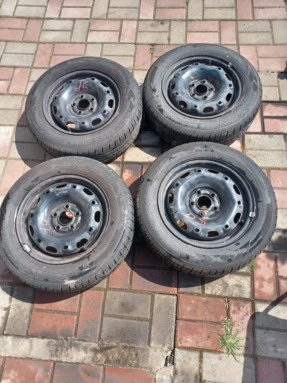 Jante+cauciucuri R14 de vanzare de pe skoda fabia