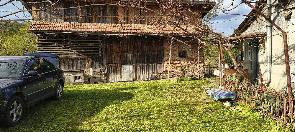 Vand casa+teren la țară 