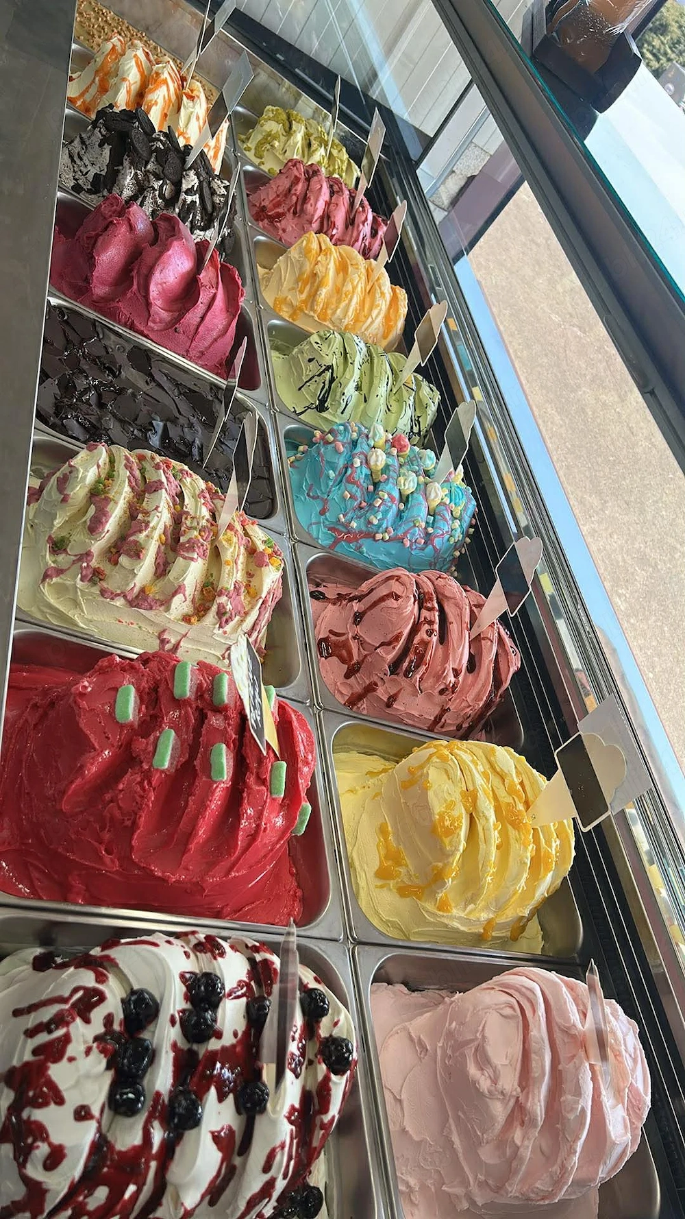 Angajam personal gelaterie (lucrator comercial)