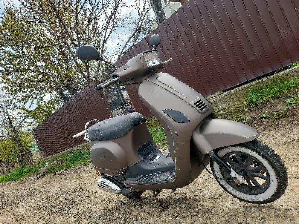 Scuter pe benzina 49 cm fara permis 