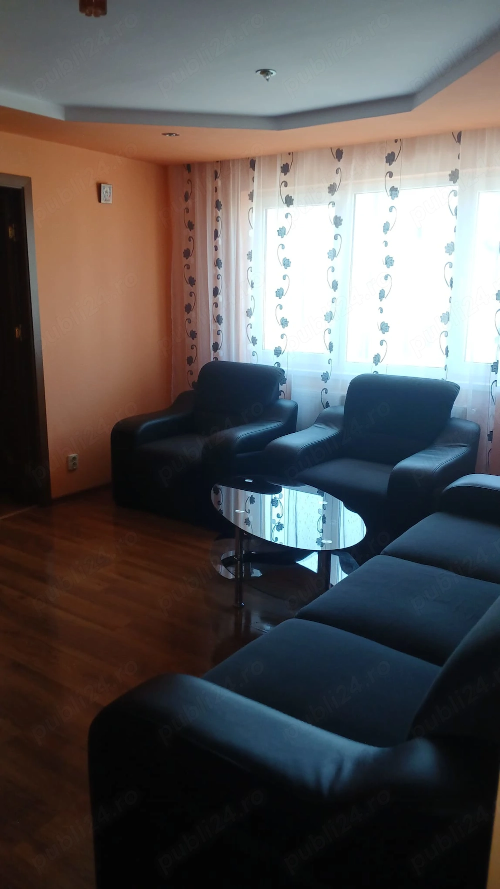 Inchiriez apartament