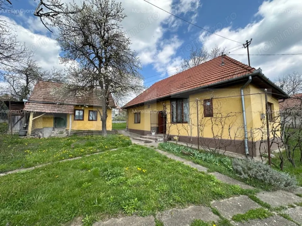 Casa de vanzare! 17Ari teren - Leordeni! 15KM de Targu Mures!