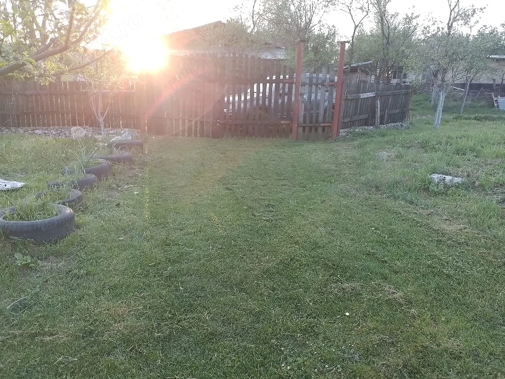 gradina de vanzare