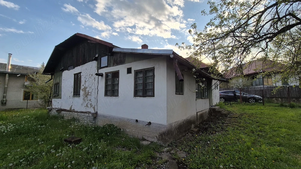 Teren cu casă bătrânească, de vânzare, situat în Stațiunea Slănic   Prahova.