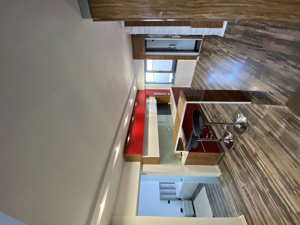 Apartament 3 Camere Zona Centrală de închiriat 