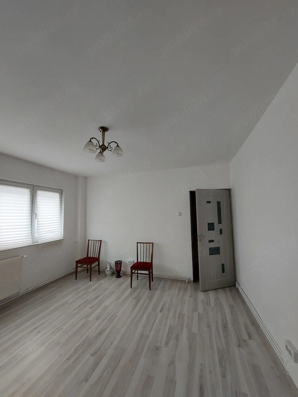 Proprietar vand apartament 3 camere Palas-ultracentral, renovat complet, 2 balcoane