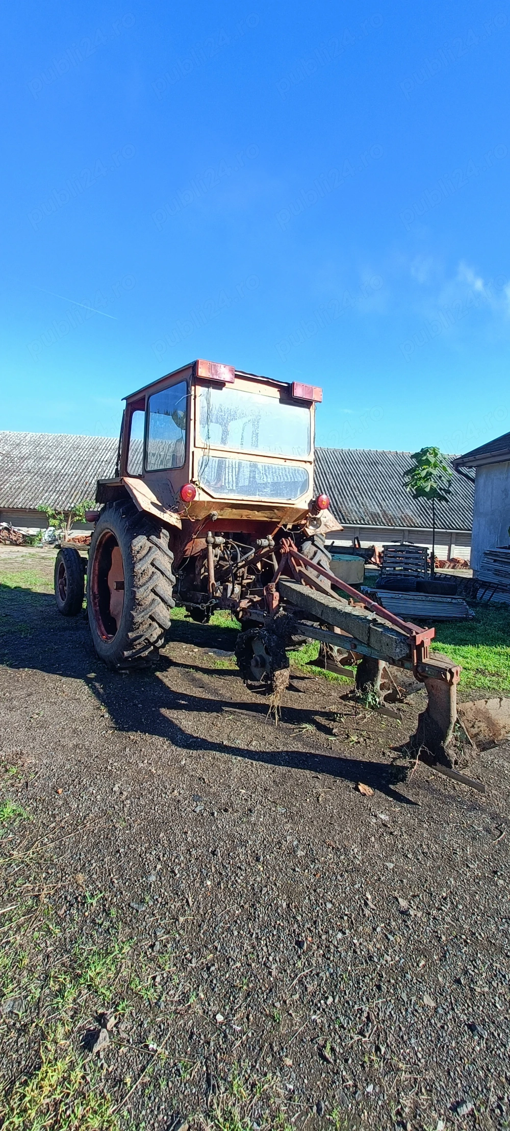 Vând tractor U650
