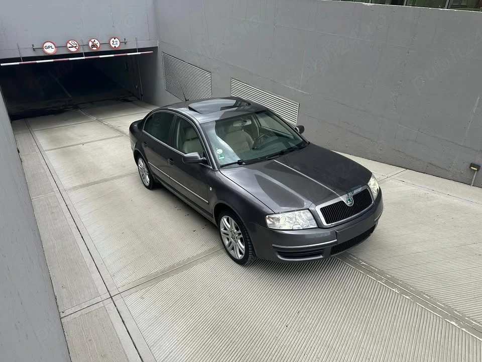 Skoda Superb 1 cu dotari extra originale.