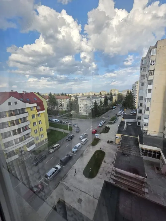 Apartament 3 camere, decomandate, 71 mp, zona Simeria
