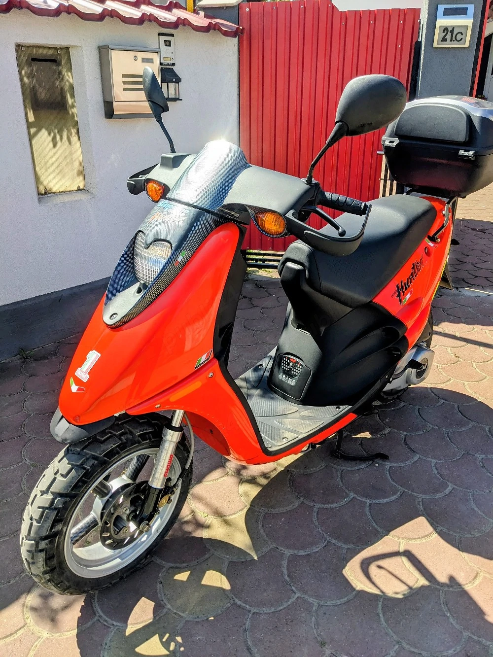 Scuter ca nou derbi hunter 1350 km