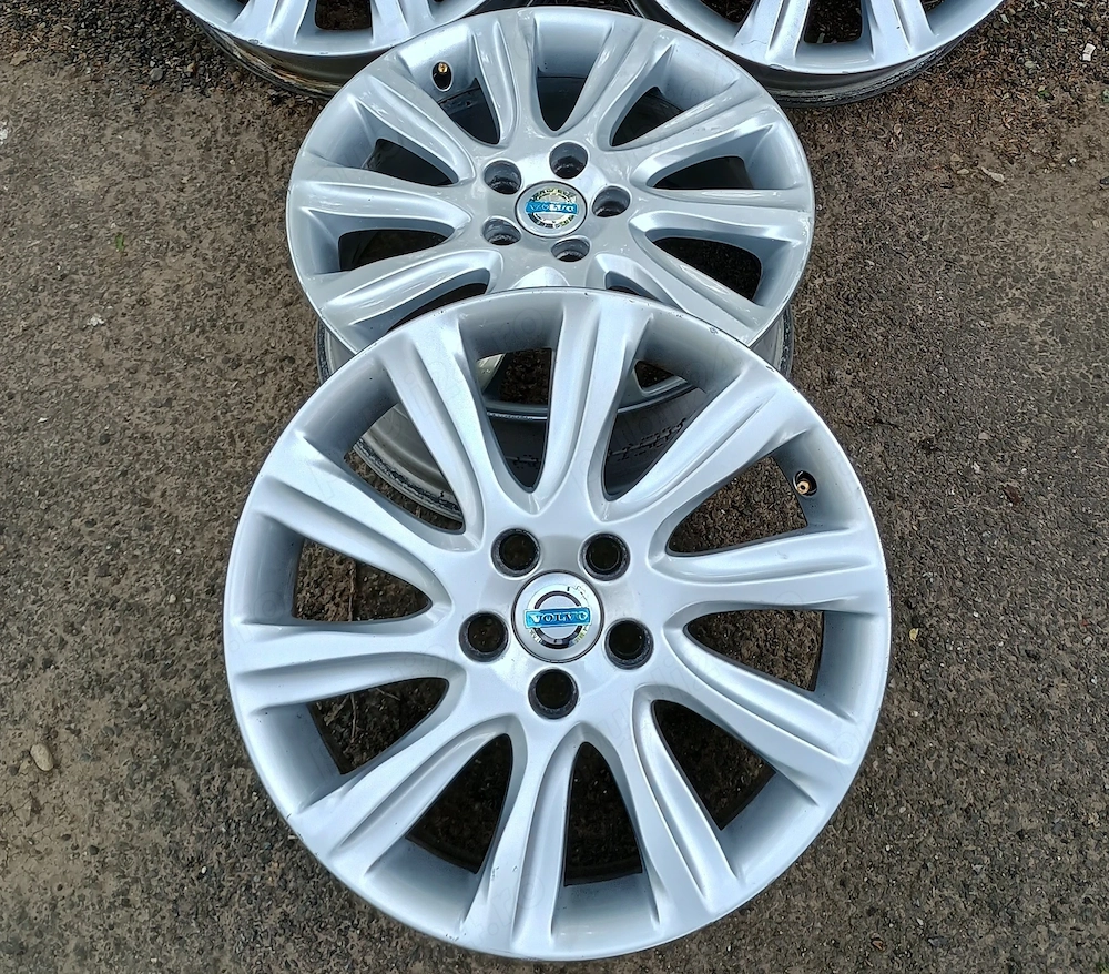 Vând jante Volvo MANNAN 17, 5x108, 7Jx17 ET50