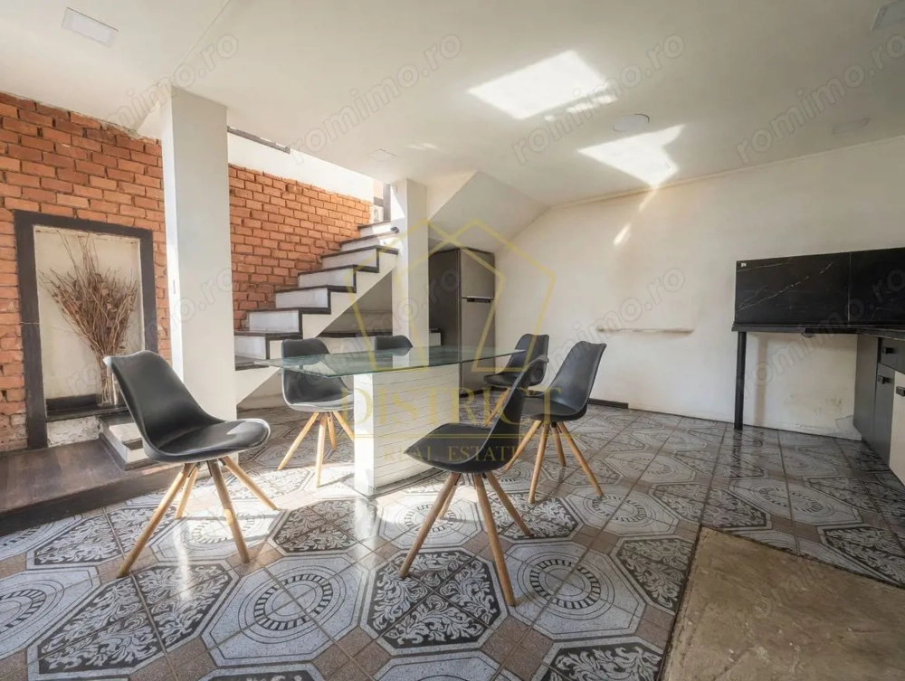 COM 0% | Casa la curte comunca cu 3 camere |  Zona Odobescu