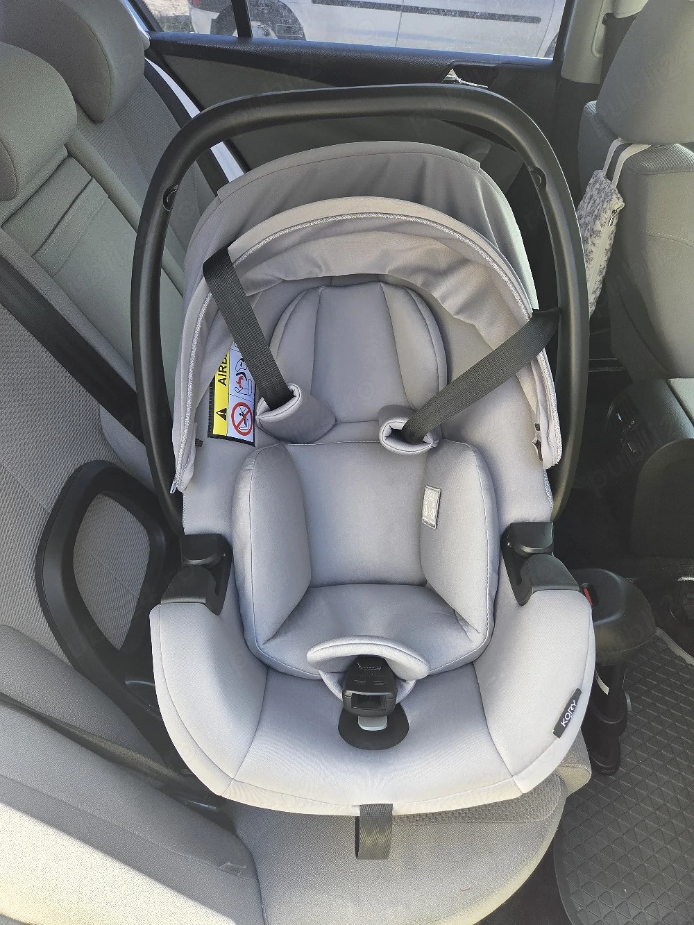 Vând scoică auto Chicco KORY Plus i-Size, împreună cu baza originală Chicco Full 360 i-Size.