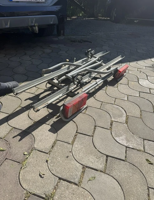 Suport biciclete pe carlig auto