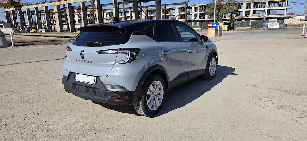 NOUL Renault Captur benzina + GPL Bi-TONE 2025 usor avariata