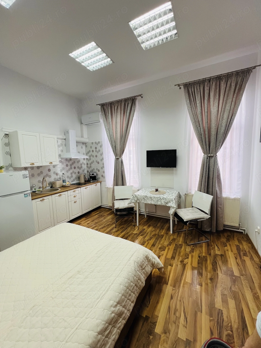 Regim hotelier November Central Studio