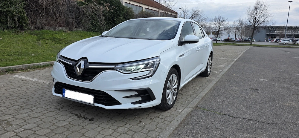 Renault Megane 4 usor avariat bara fata