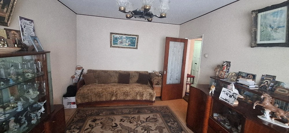 Vând apartament cu 3 camere