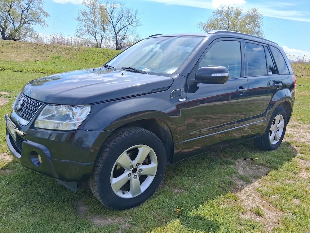 De vanzare Suzuki grand vitara an 2011 ,inmatriculat unic propietar in romania,motor 1,9 dizel.4x4.5