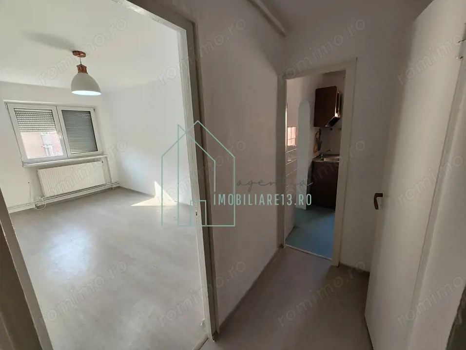 Apartament 3 camere, etaj 3, Cartier M. Kogalniceanu, 44mp Sebes, Alba
