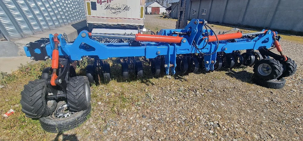 Strip Till   prelucrare teren in banda