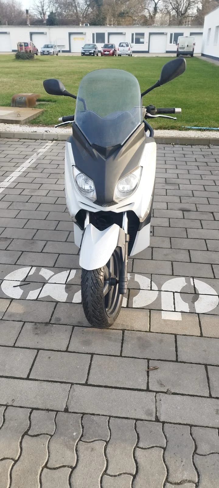 Yamaha X Max 125