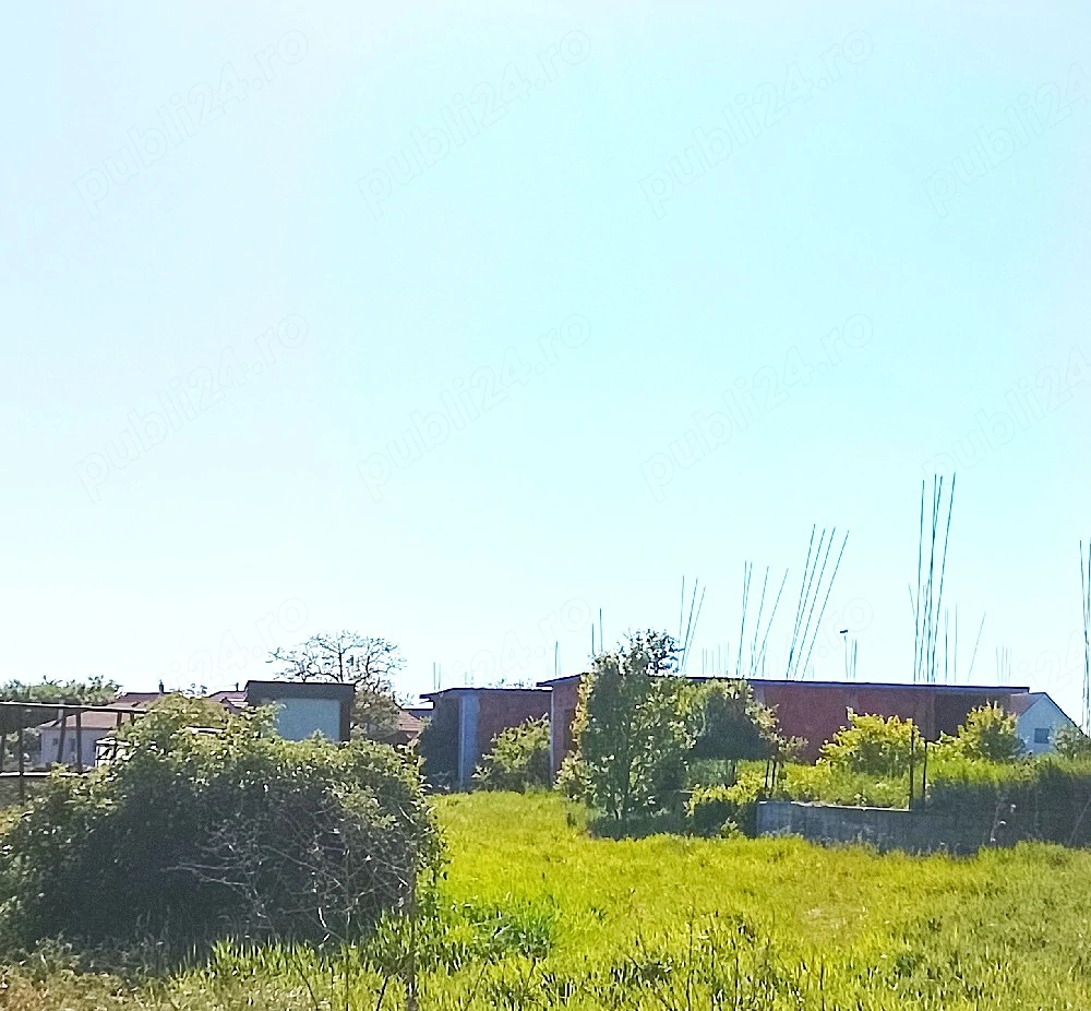 Casă în curs de construcție, cu teren generos, disponibilă cu avans si rate lunare