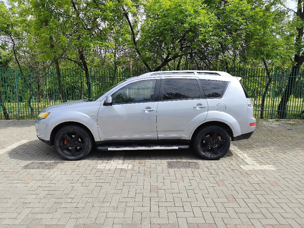 Outlander 4x4 7 Locuri 2.0 DI-D   Revizii recente