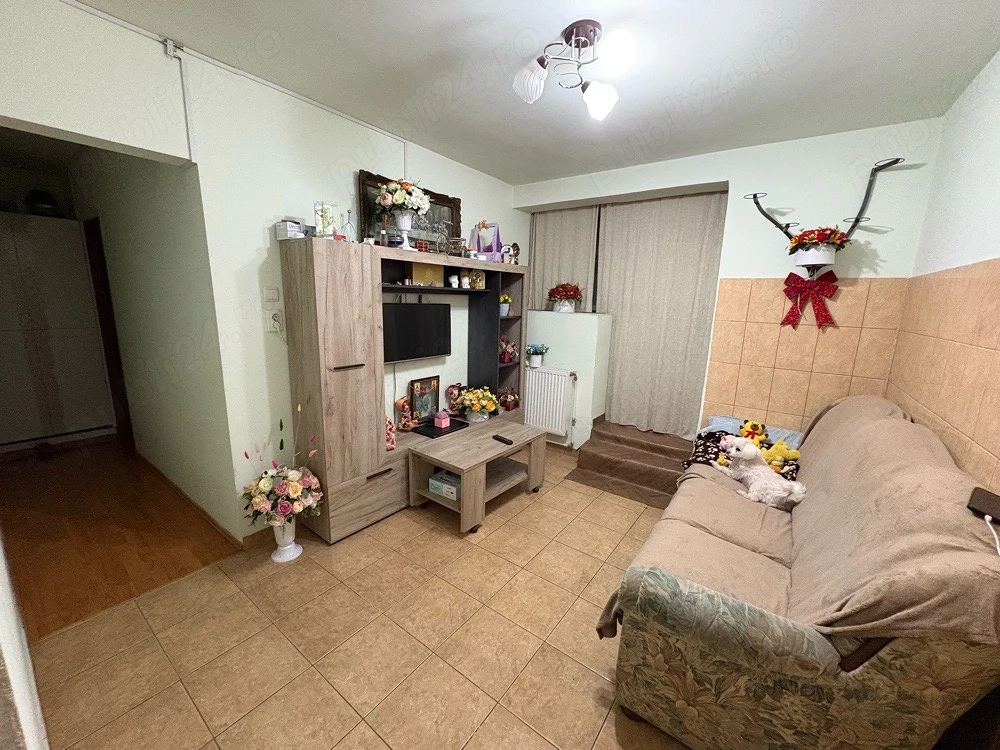 Vând apartament 3 camere