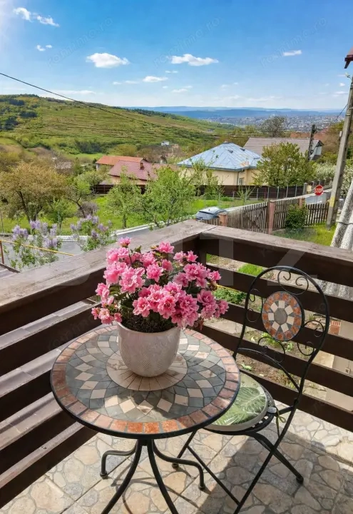 Apartament de vanzare, cu 3 camere, 100 mp, zona Breazu