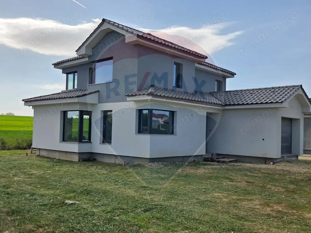 Casă deosebita cu 4 dormitoare in Cihei