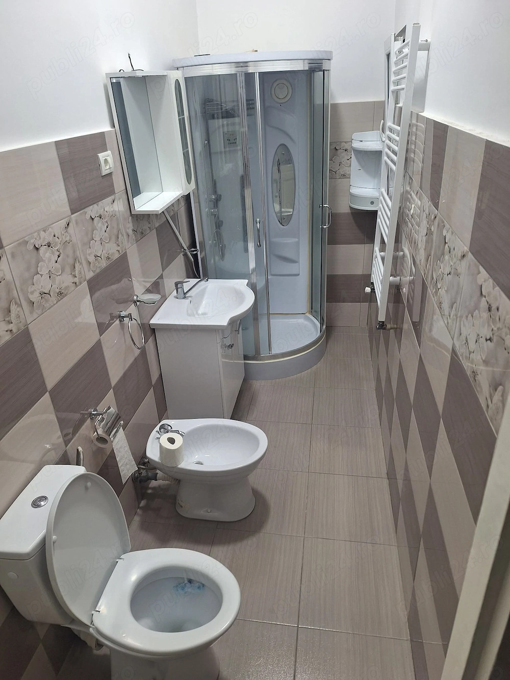 Apartament  spatios zonă centrală (spate teatru) arad ieftin si foarte bun