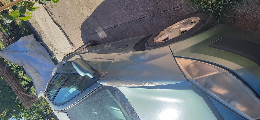 Vand Megan 2 pentru piese 
