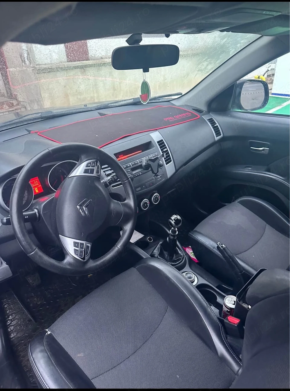 SUV. 4x4, 7 locuri, 2500  