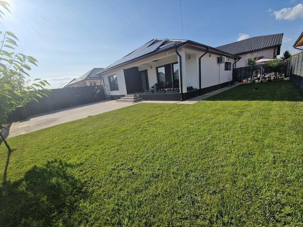 Casa moderna de vanzare, Isalnita,90MP util + 30MP doua terase,curte spatioasa, panouri fotovoltaice