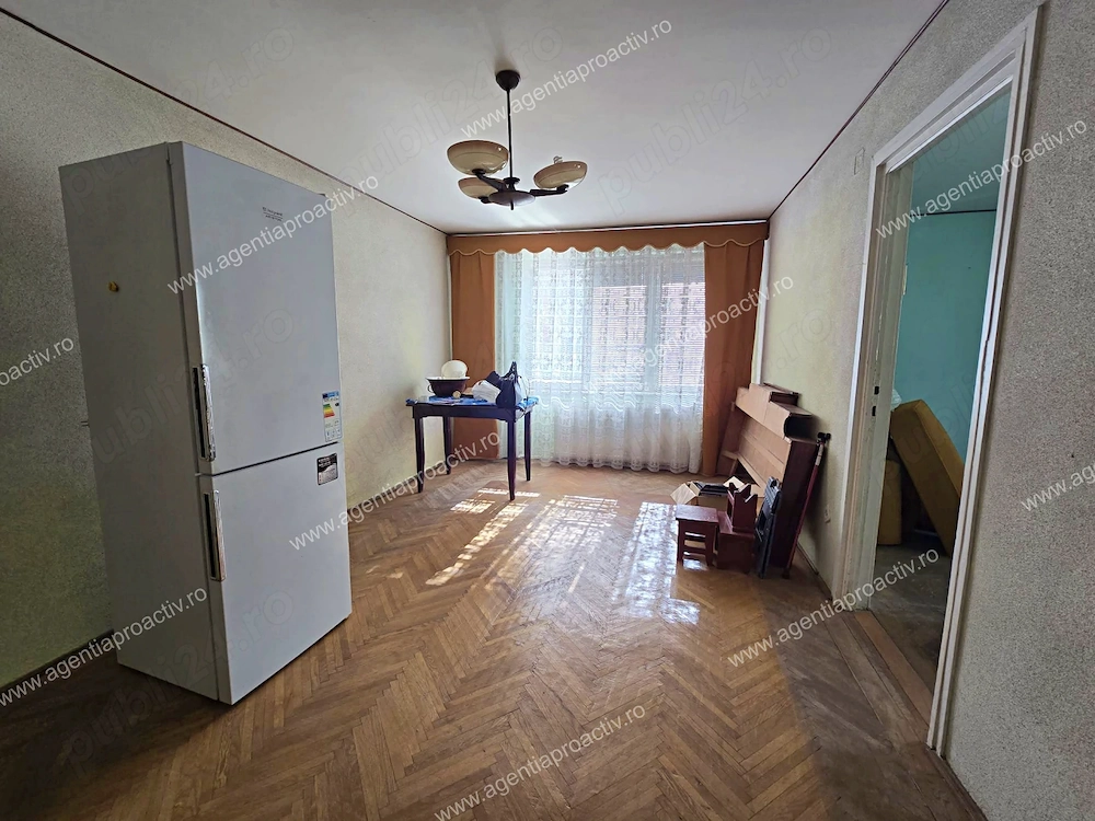 Apartament cu 2 camere, etaj 3, zona Centru   Faleză