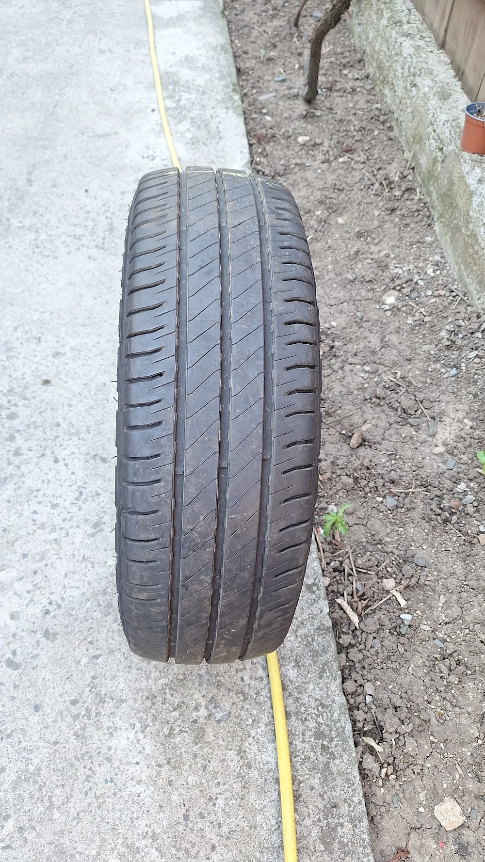 Vând anvelope Michelin Agilips 3